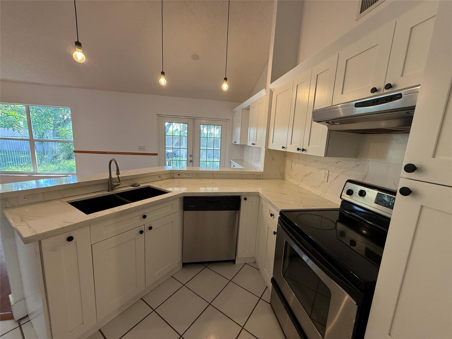 Cooper City House: 2633 Bogota Avenue