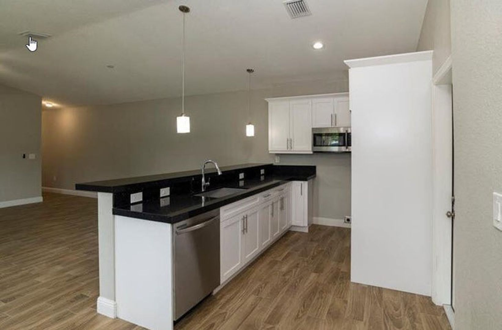 Fort Lauderdale House: 1140 NW 1ST Avenue
