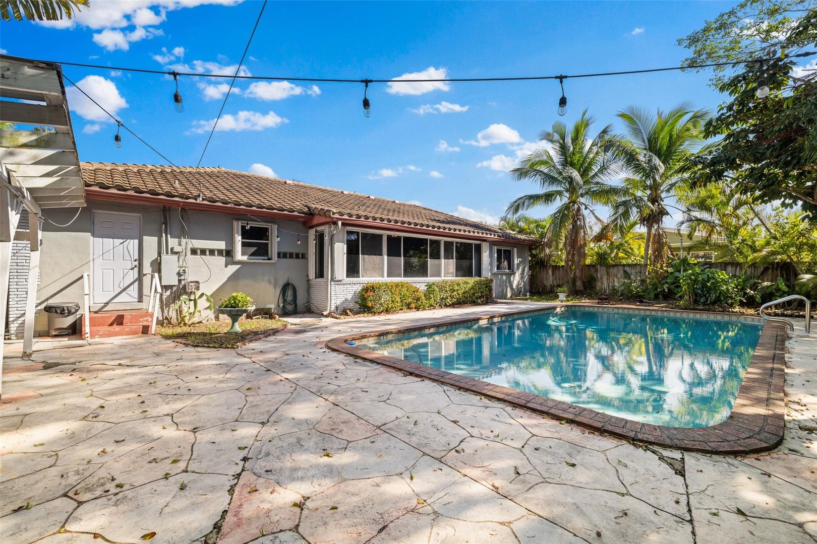 Wilton Manors House: 516 NE 23rd Street