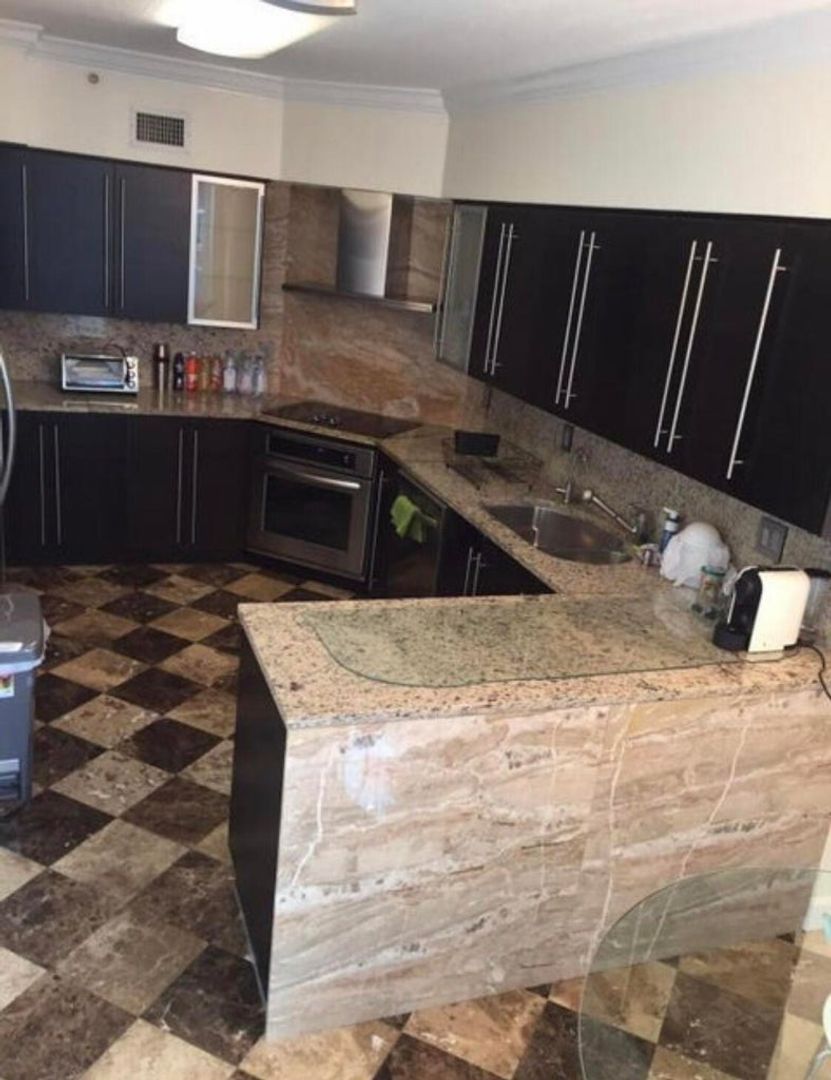 Aventura House: 3370 NE Hidden Bay Drive 2610