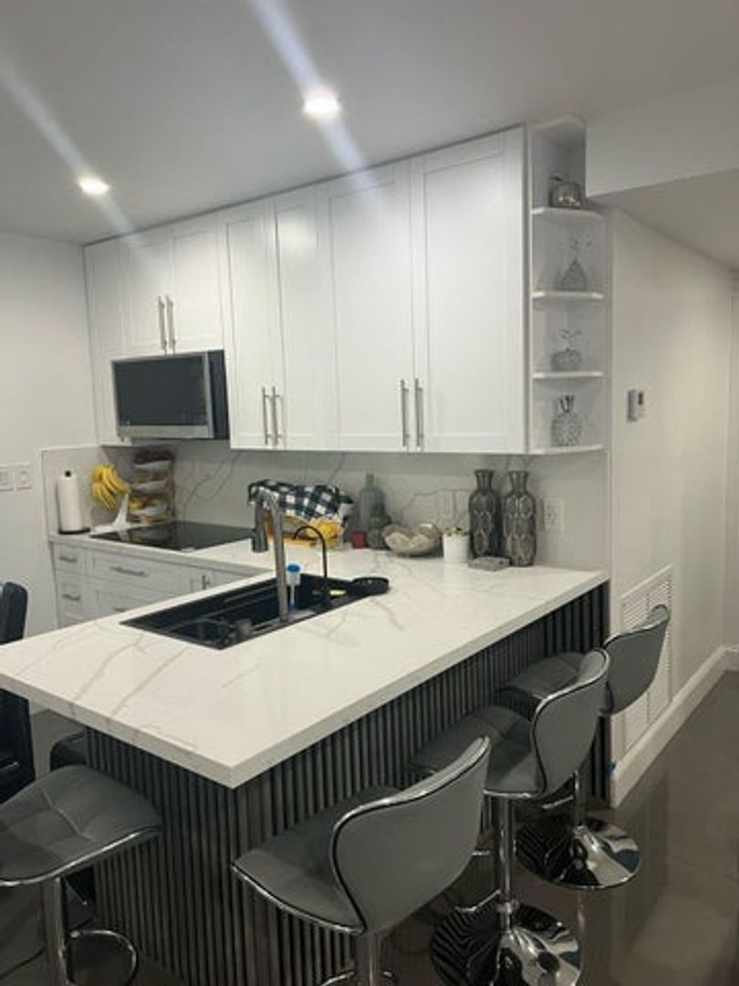 West Palm Beach House: 5715 Cinnamon Drive