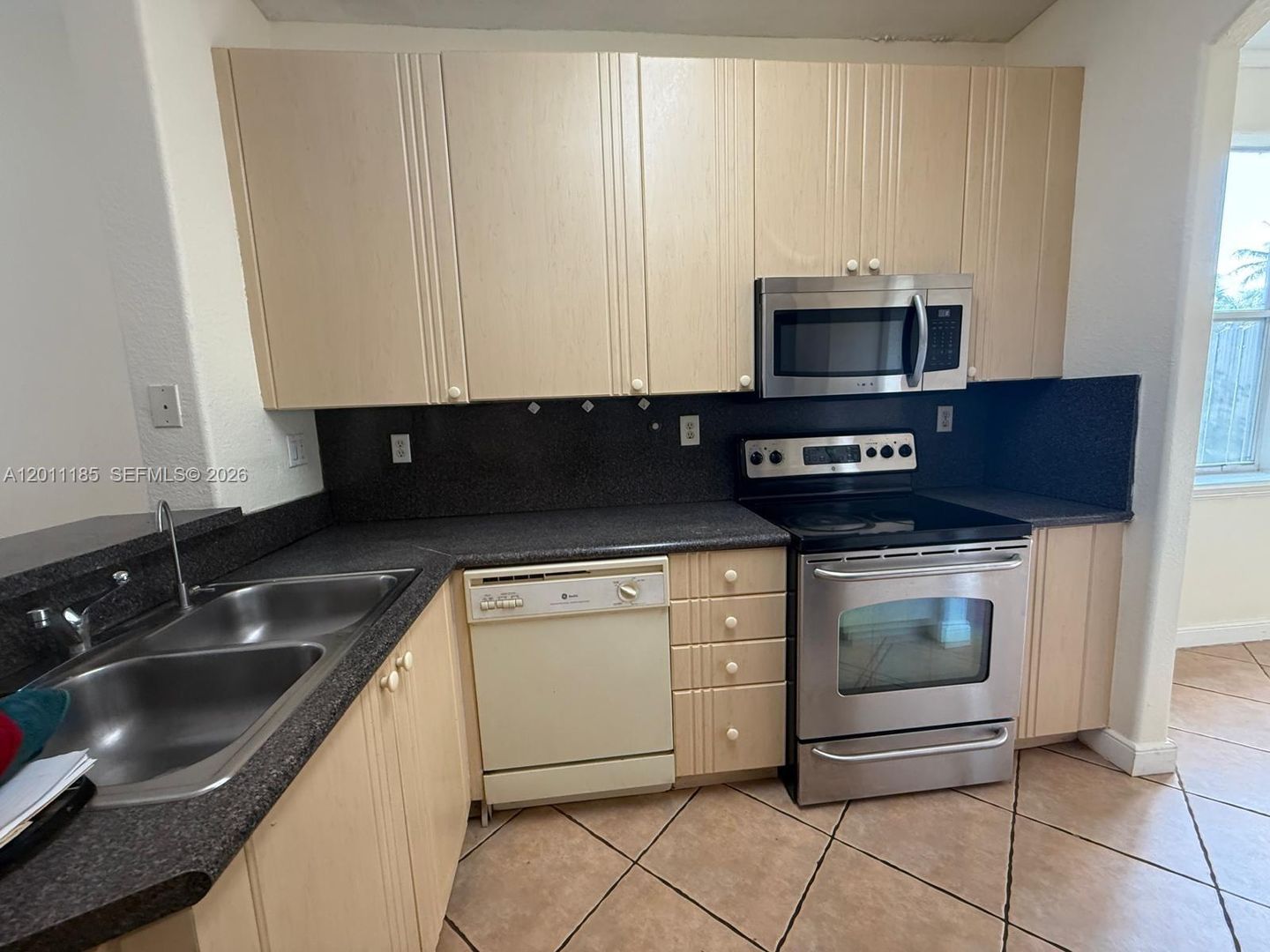 Doral House: 5470 NW 107th Avenue 807