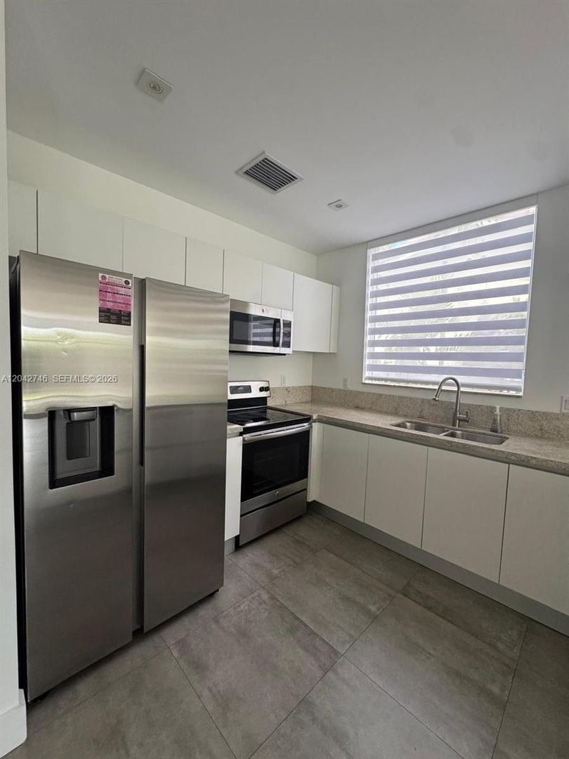 Miami House: 2947 SW 27th Terrace 0