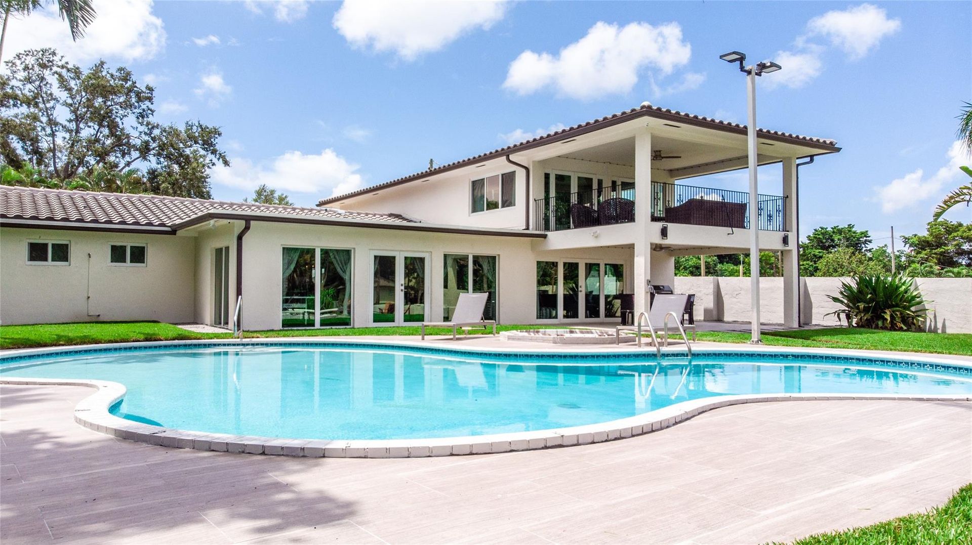 Fort Lauderdale House: 2275 SW 44th Street