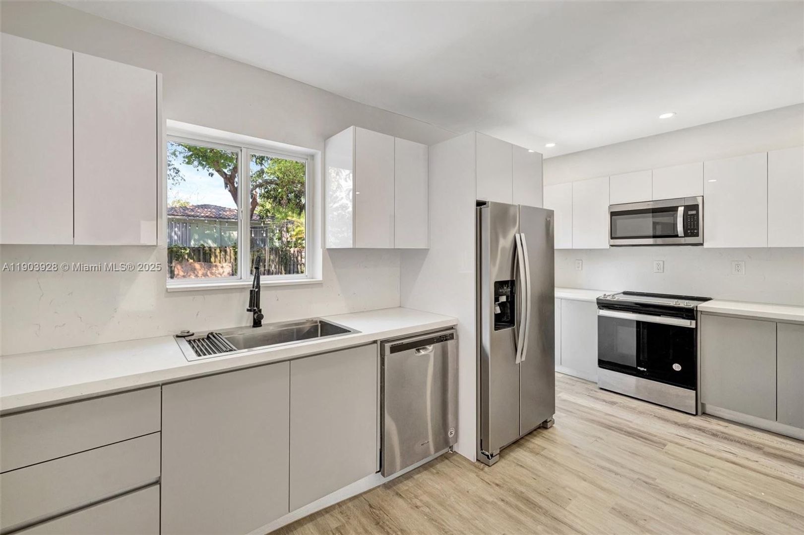 Fort Lauderdale House: 843 SW 20th Street