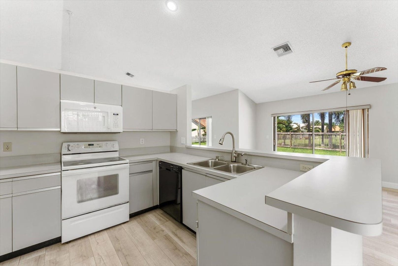 Boynton Beach House: 5809 Sun Pointe Circle,