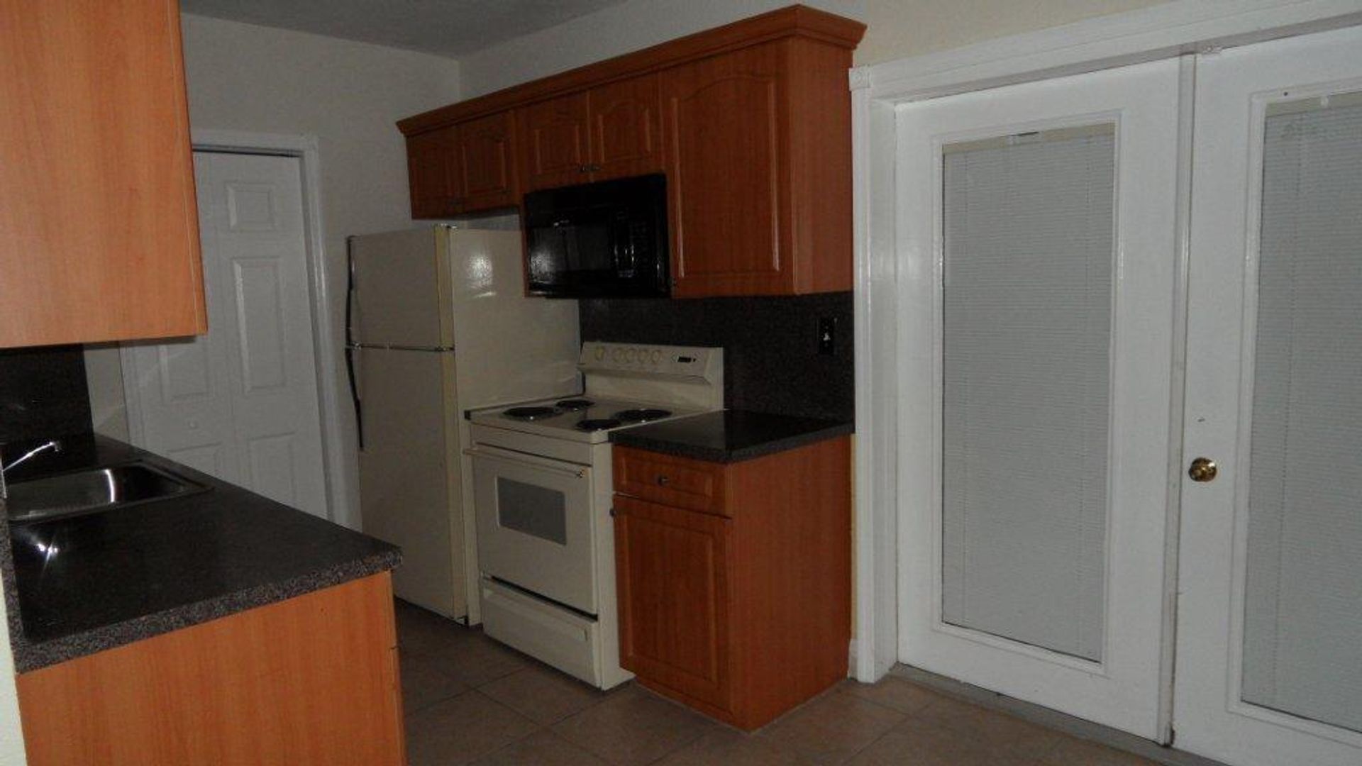 Hollywood House: 700 N 70th Avenue 700