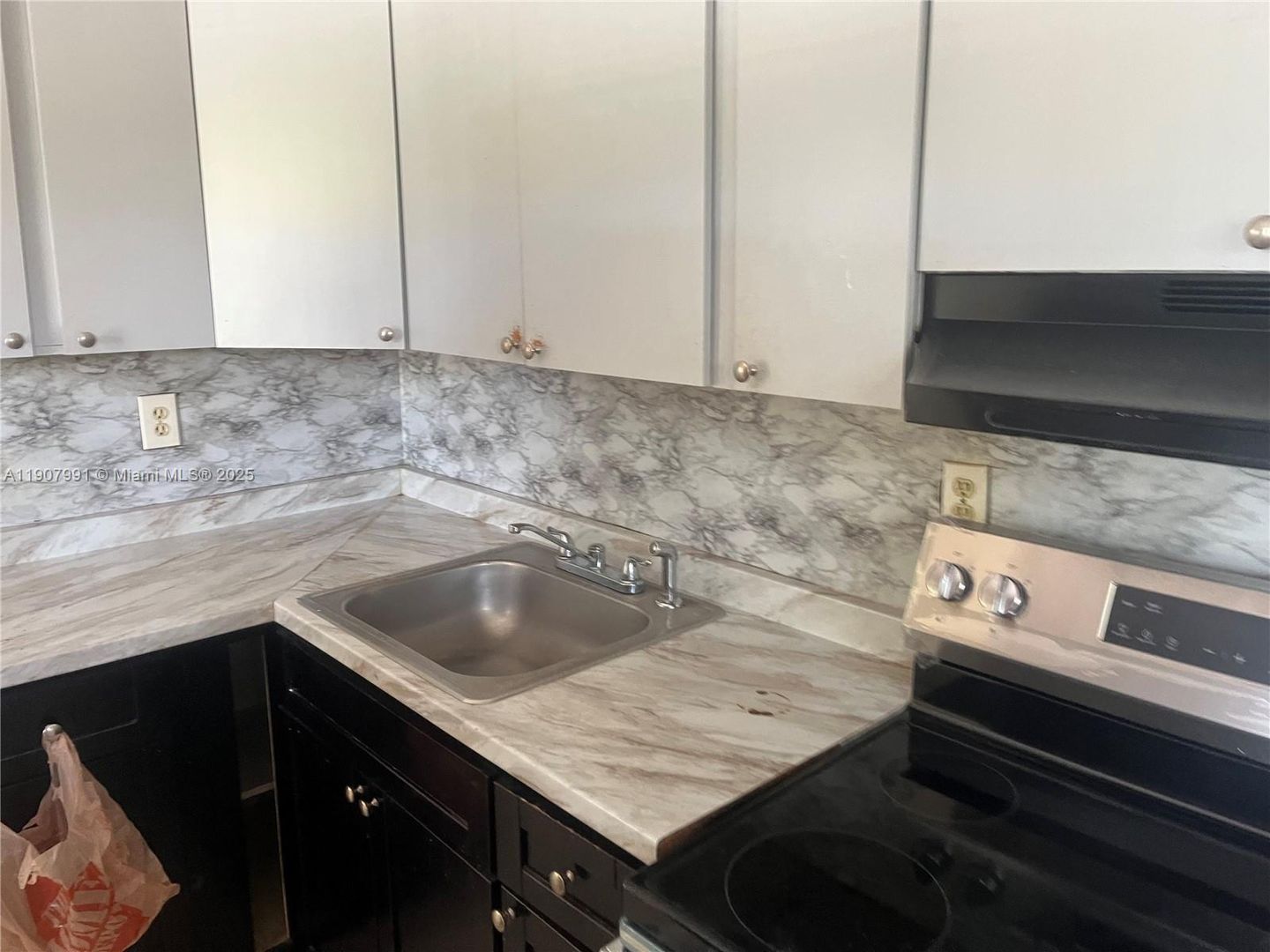 Miami Gardens House: 15812 NW 39th Court 15812