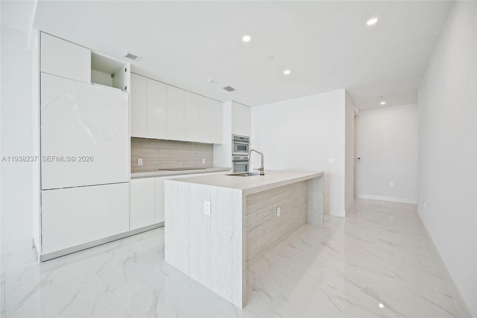 Miami House: 700 NE 24th Street 2105