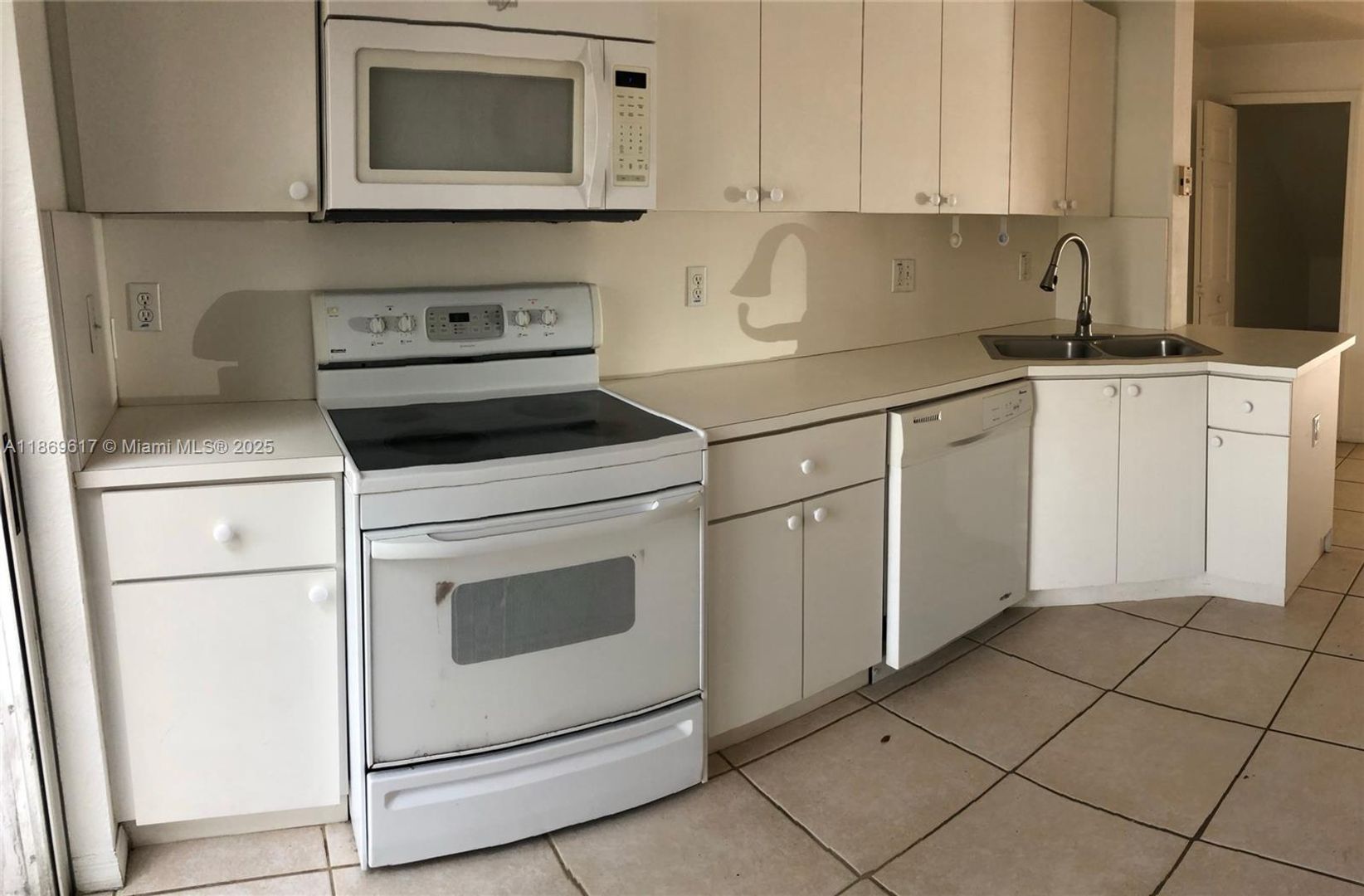 Doral House: 5795 NW 109th Avenue 4