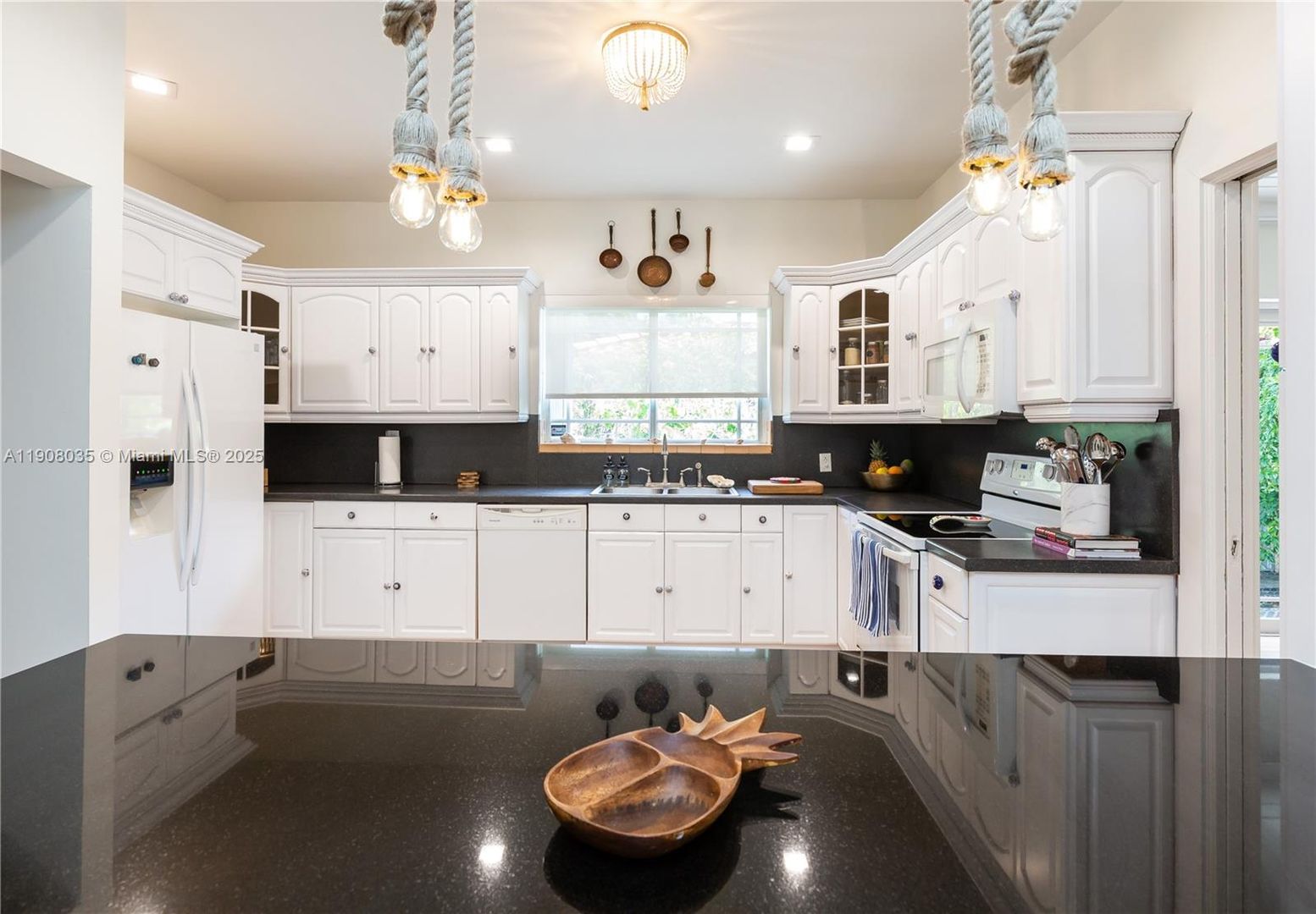 Miami House: 501 SW 19th Road 0