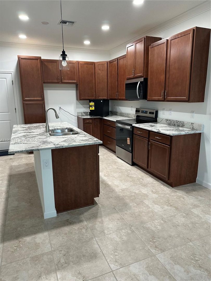 Westlake House: 4496 W Longwood Lake Square