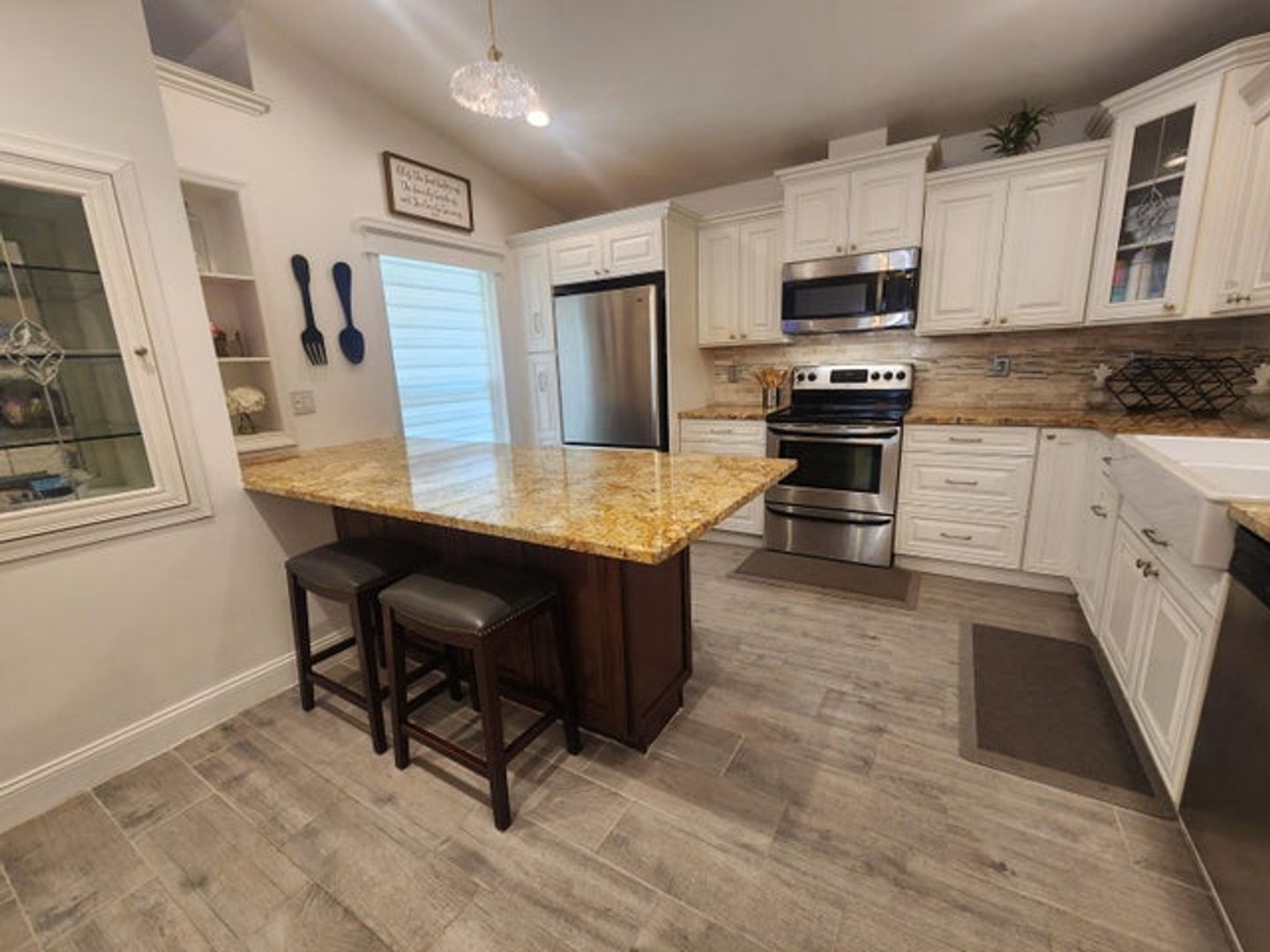 Sunrise House: 250 E Riverbend Drive
