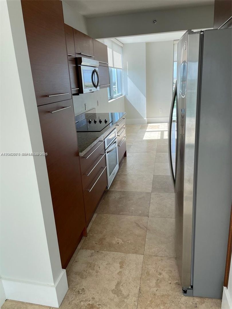 Sunrise House: 2681 N Flamingo Road 2101S