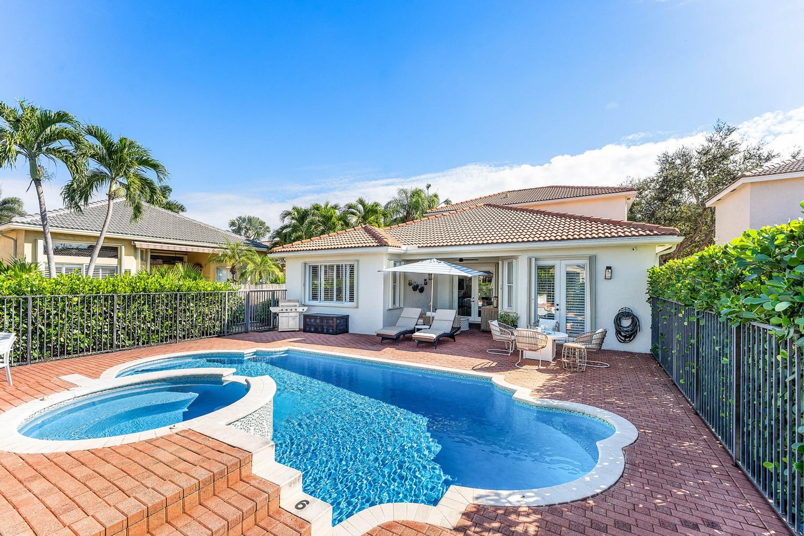 Lake Worth House: 121 Palm Circle