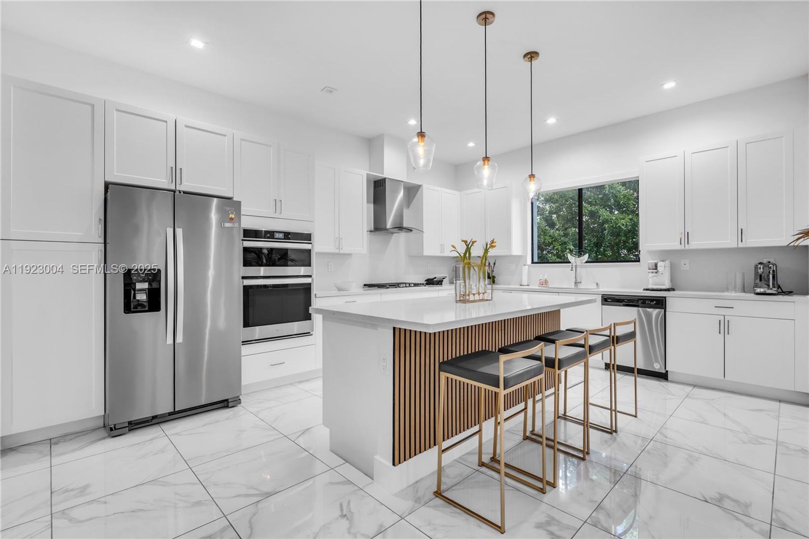 Doral House: 4363 NW 81st Avenue