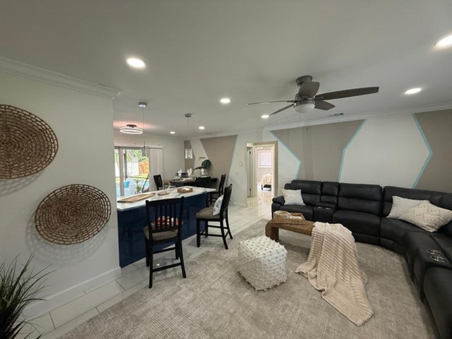 Oakland Park House: 721 NW 36th Street