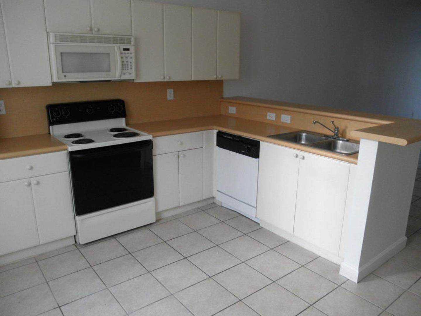 Royal Palm Beach House: 3002 Shoma Drive