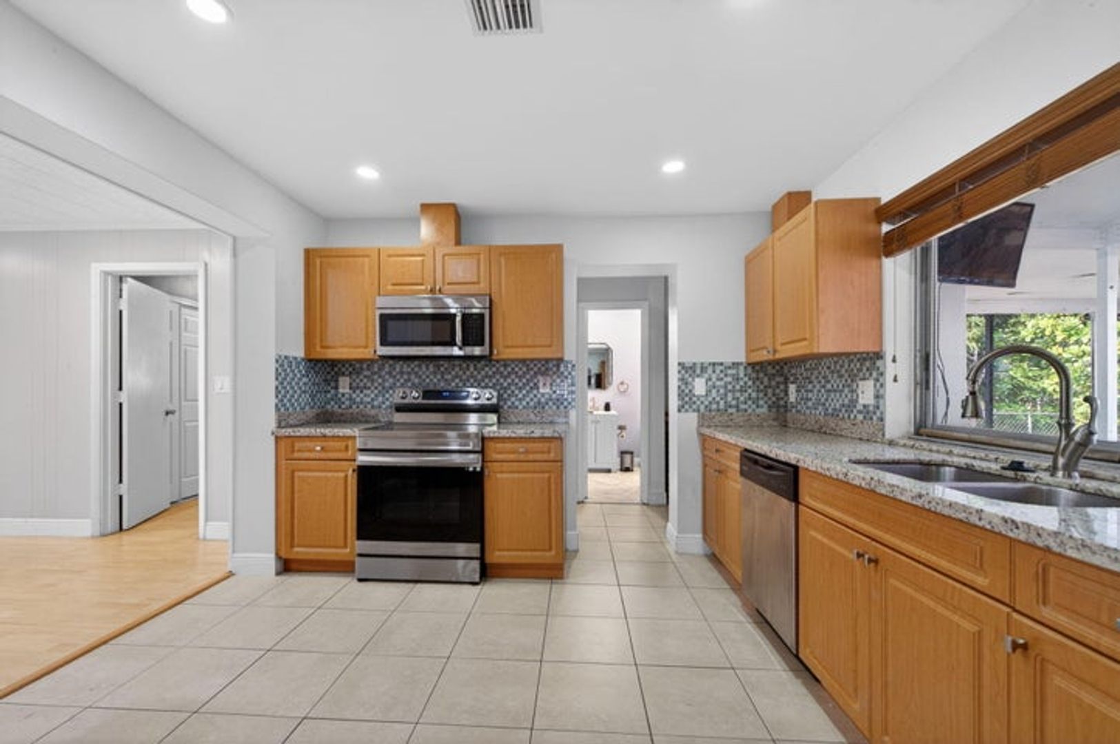 Miramar House: 6219 SW 20th Court