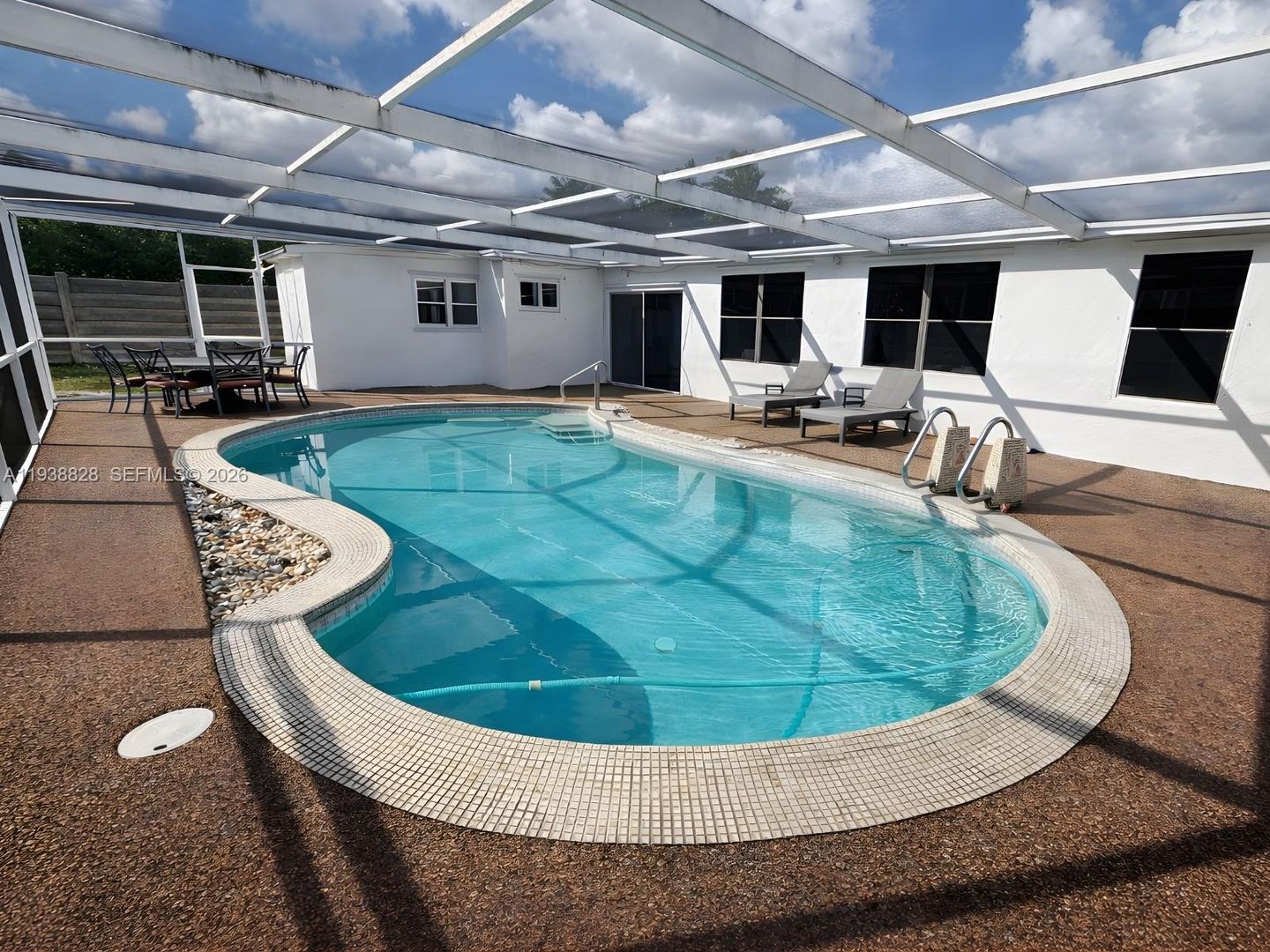 Hollywood House: 5416 Jefferson Street