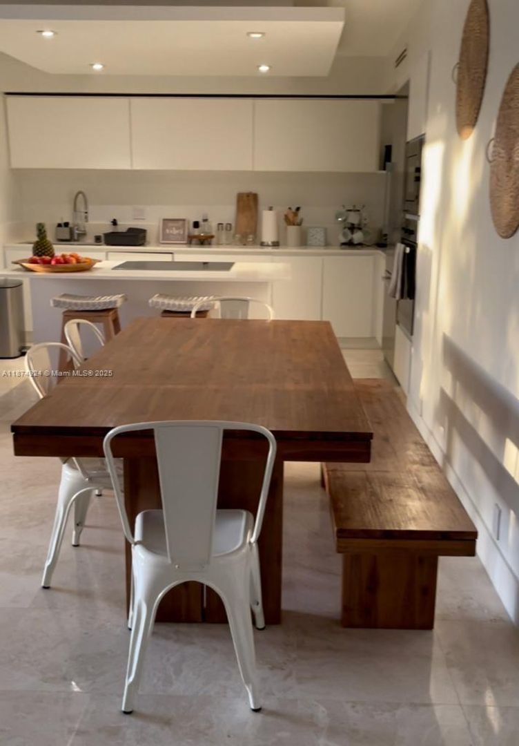 Key Biscayne House: 101 Crandon Boulevard 381