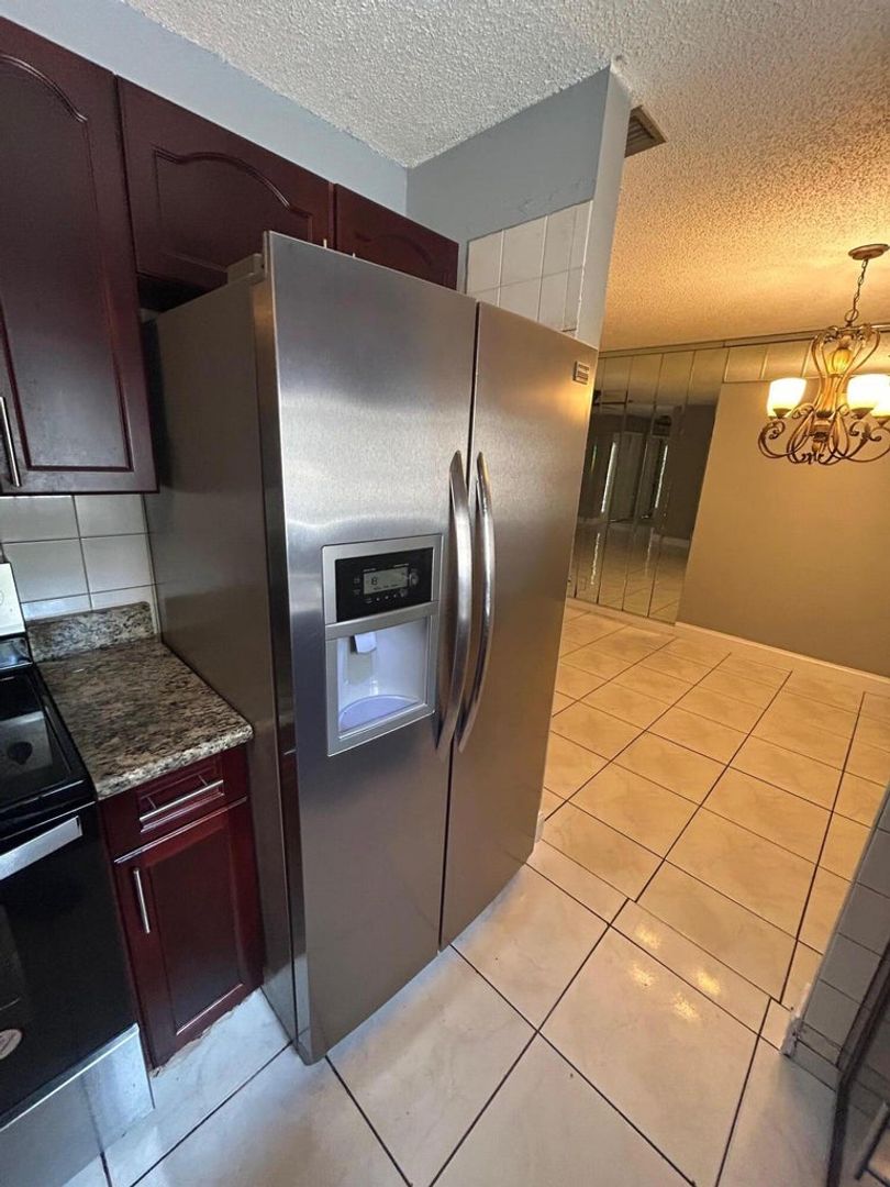 Lake Worth House: 7250 San Castle Boulevard