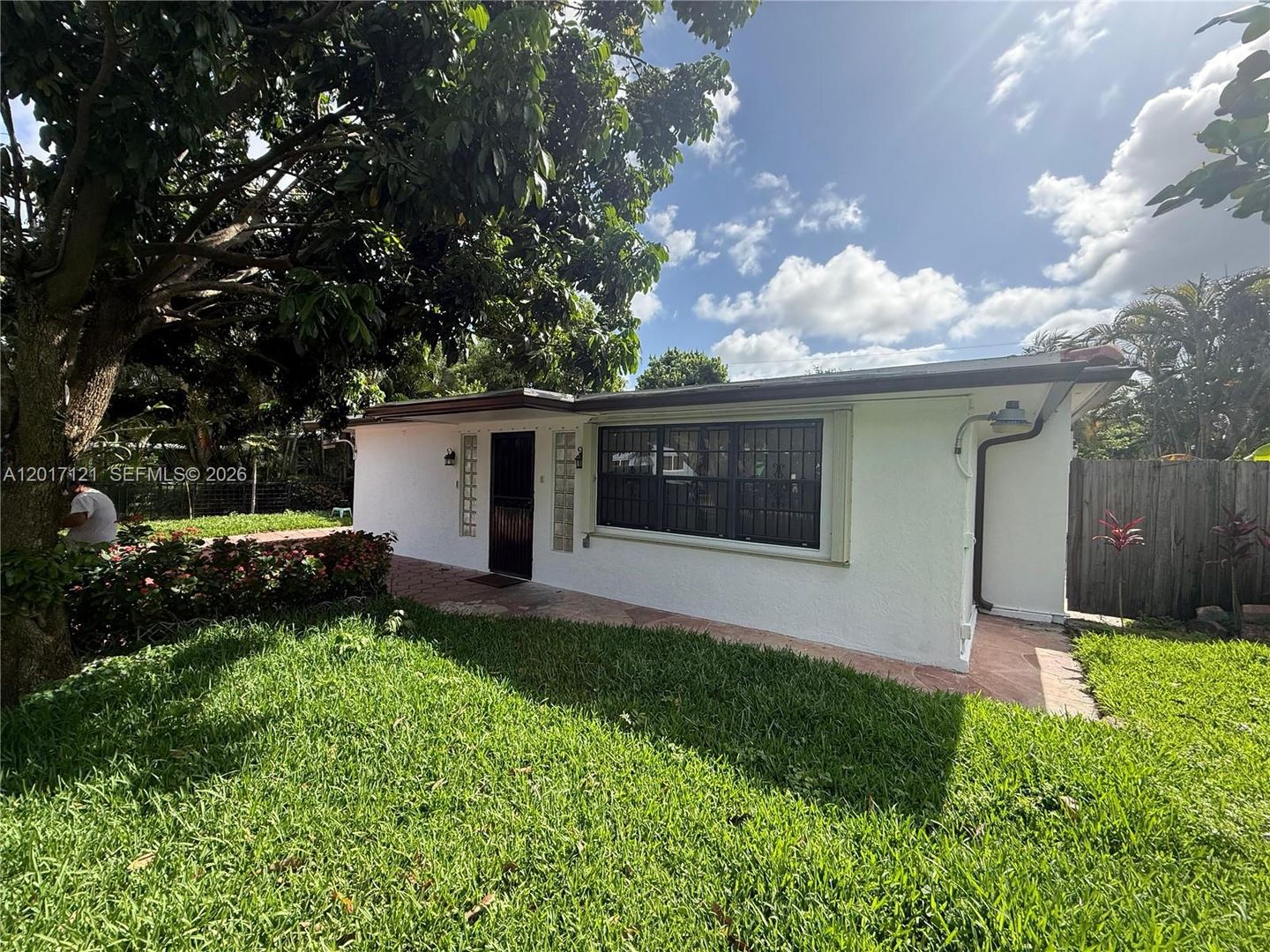 Fort Lauderdale House: 2650 SW 13th Avenue