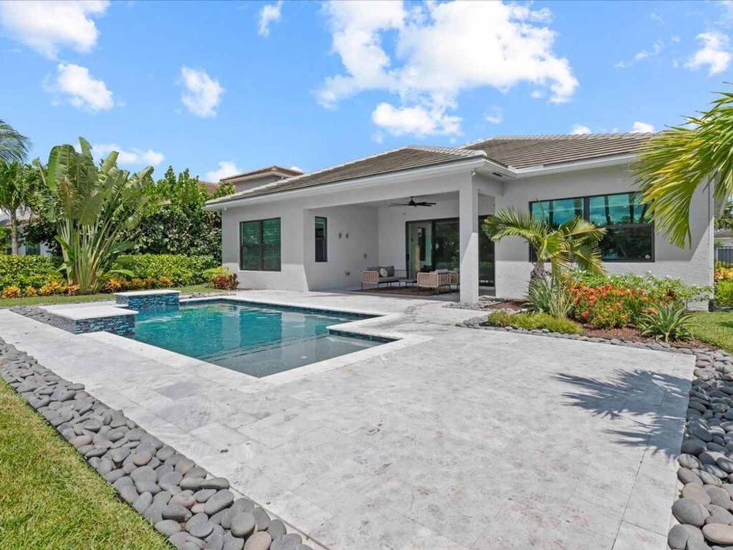 Westlake House: 5577 Saint Armands Way