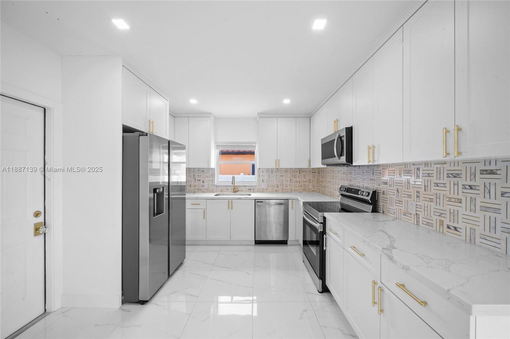 Hollywood House: 1625 Hollywood Boulevard 0