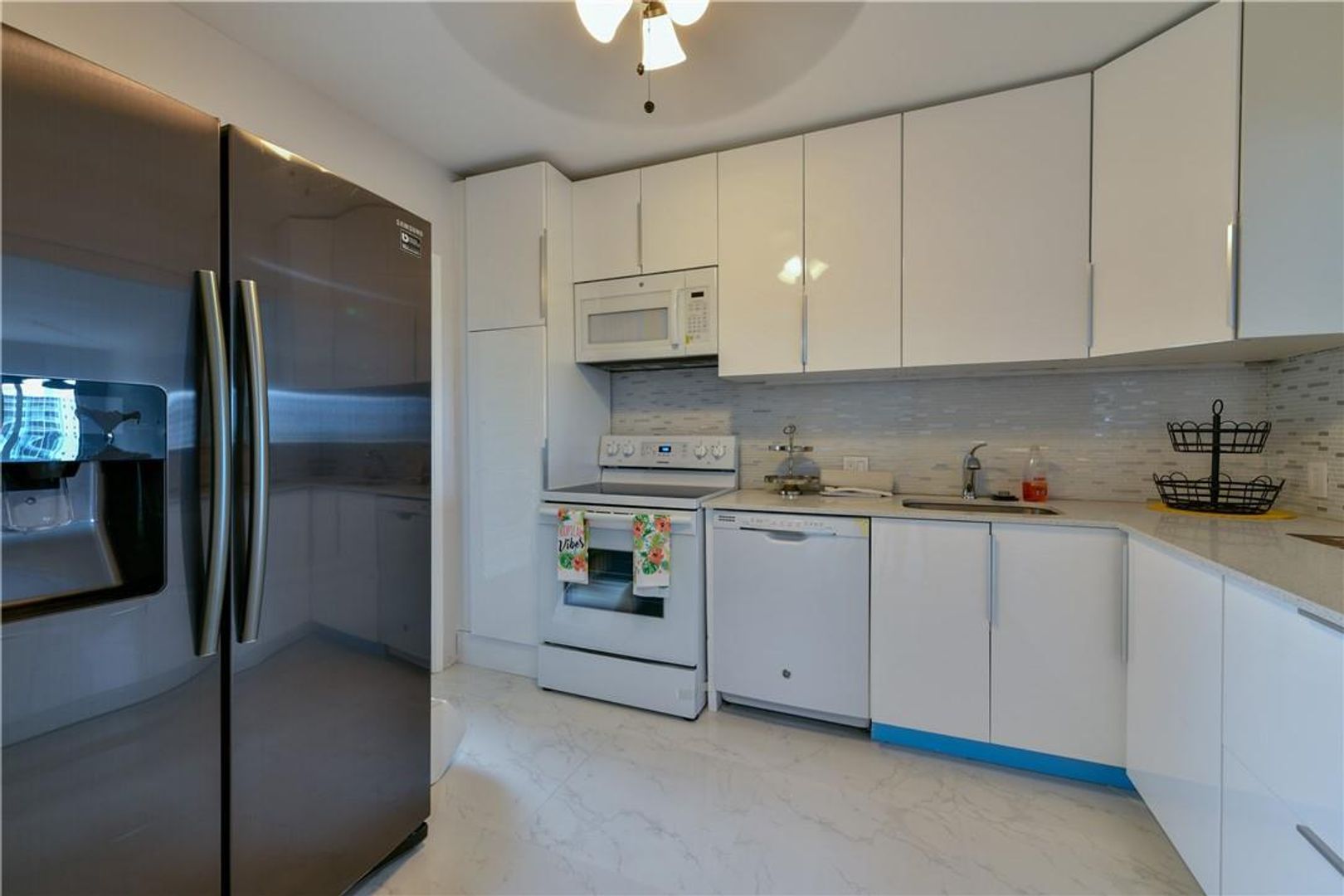 Pompano Beach House: 2751 N Palm Aire Drive 501