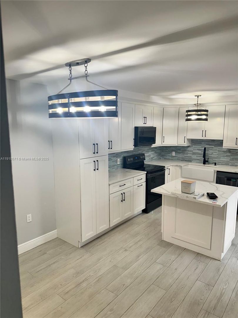 Davie House: 9156 SW 23rd Street D