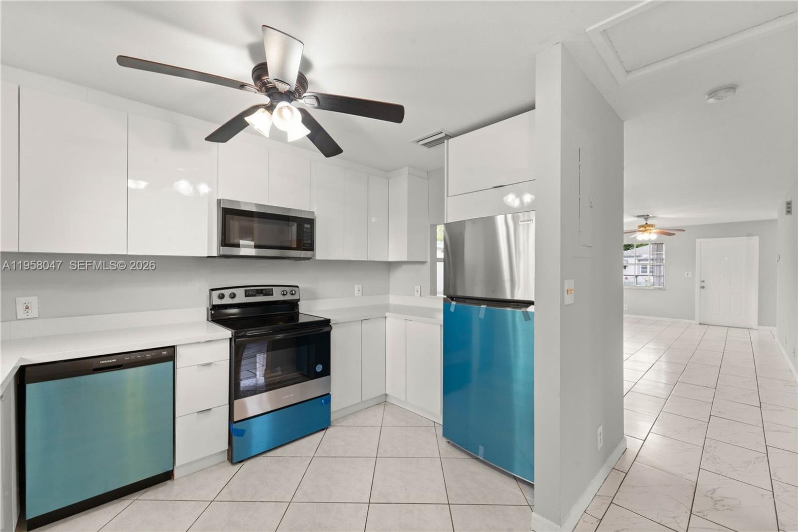 Hallandale Beach House: 745 NW 3rd Court
