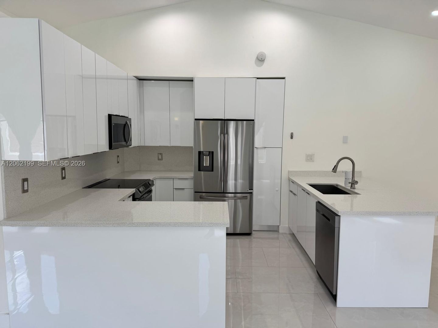 Weston House: 1133 Alexander Bend