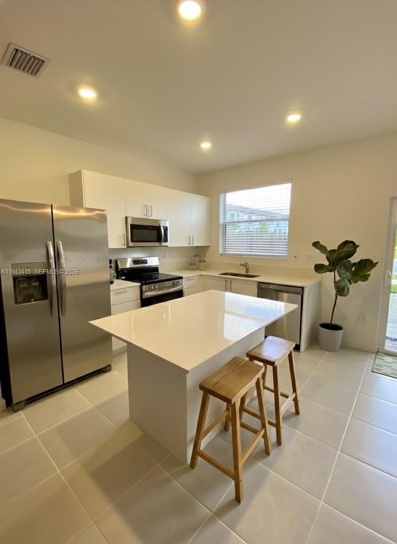 Homestead House: 2627 SE 28th Drive