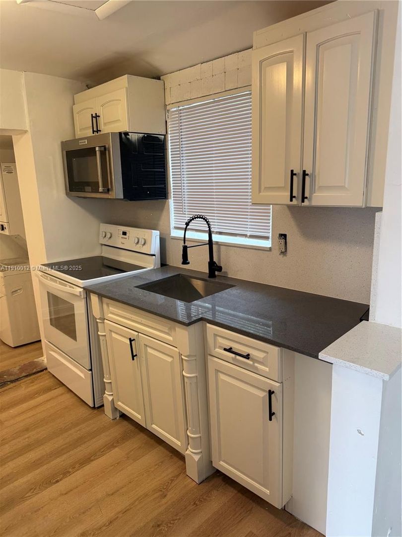 Miami House: 748 NW 77th Terrace 748