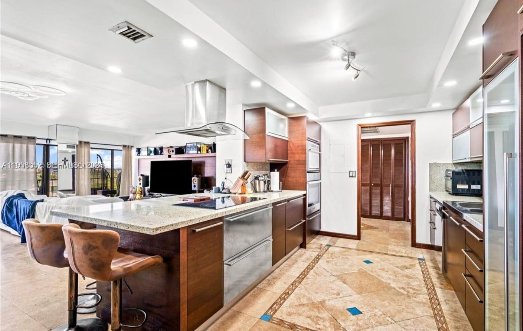 Miami House: 1800 NE 114th Street 811