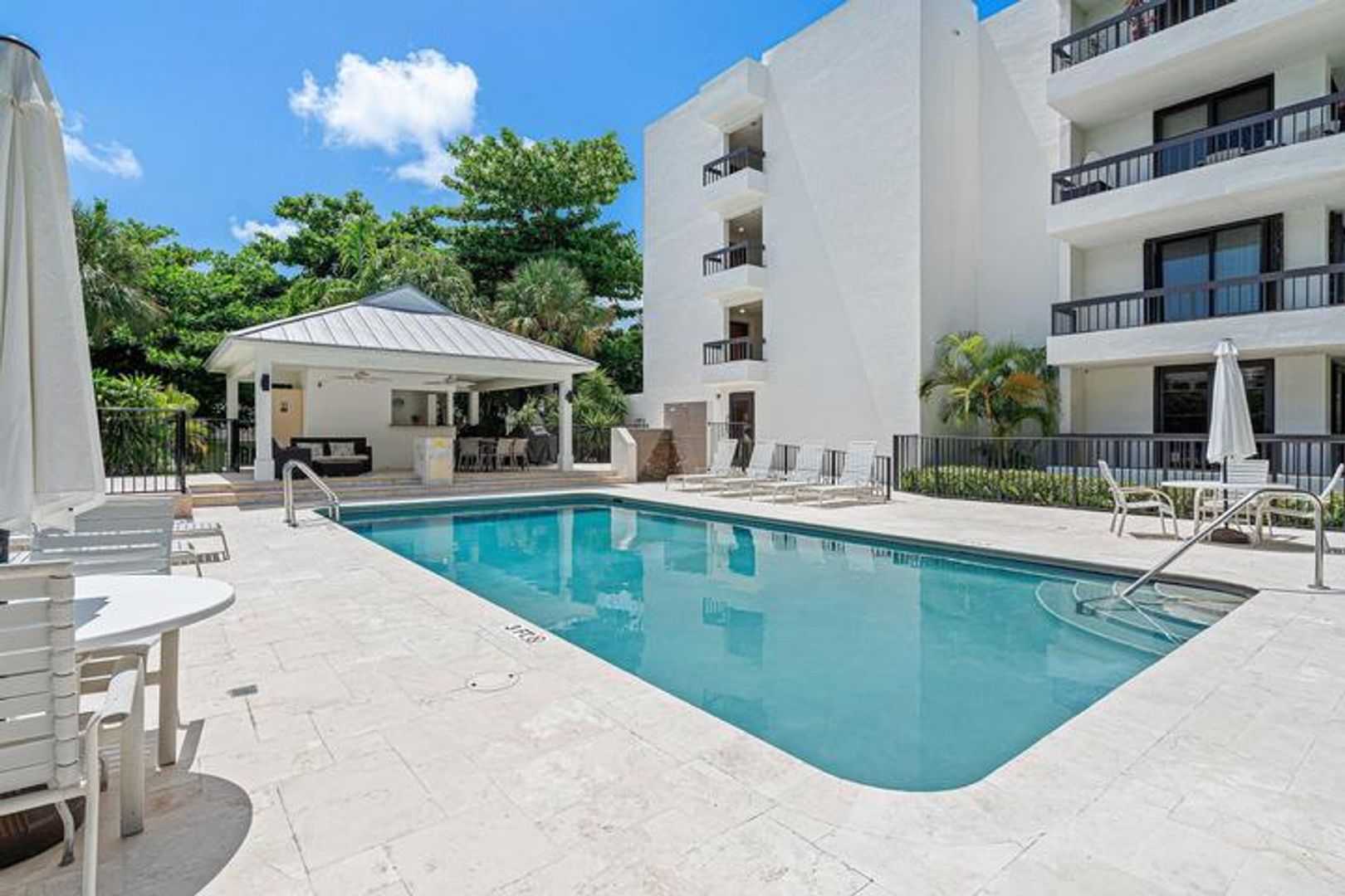 Boca Raton House: 277 N OCEAN Boulevard 1040