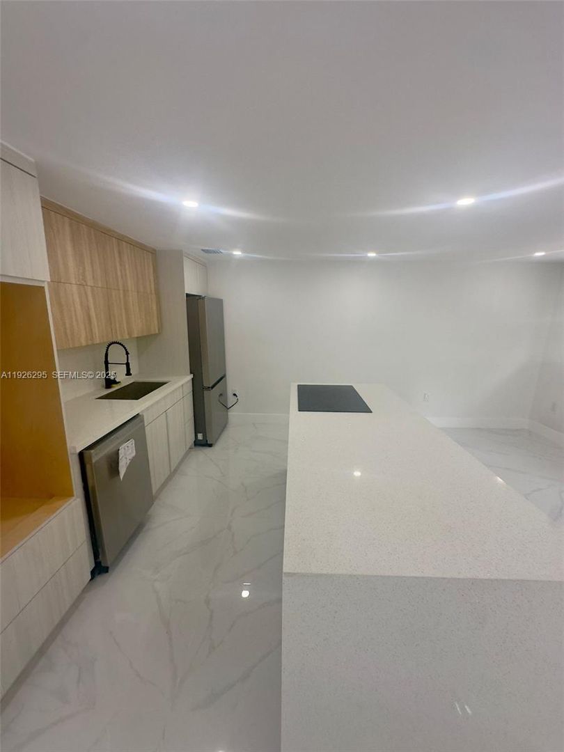 Miami House: 2110 NW 43rd Street 0