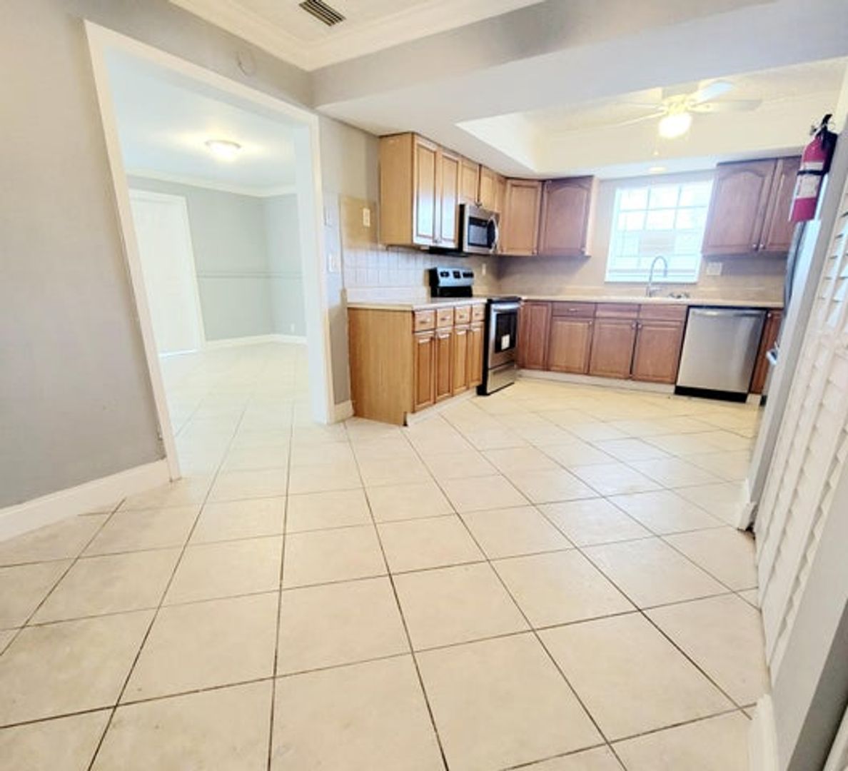 Sunrise House: 2021 NW 64th Avenue Unit a
