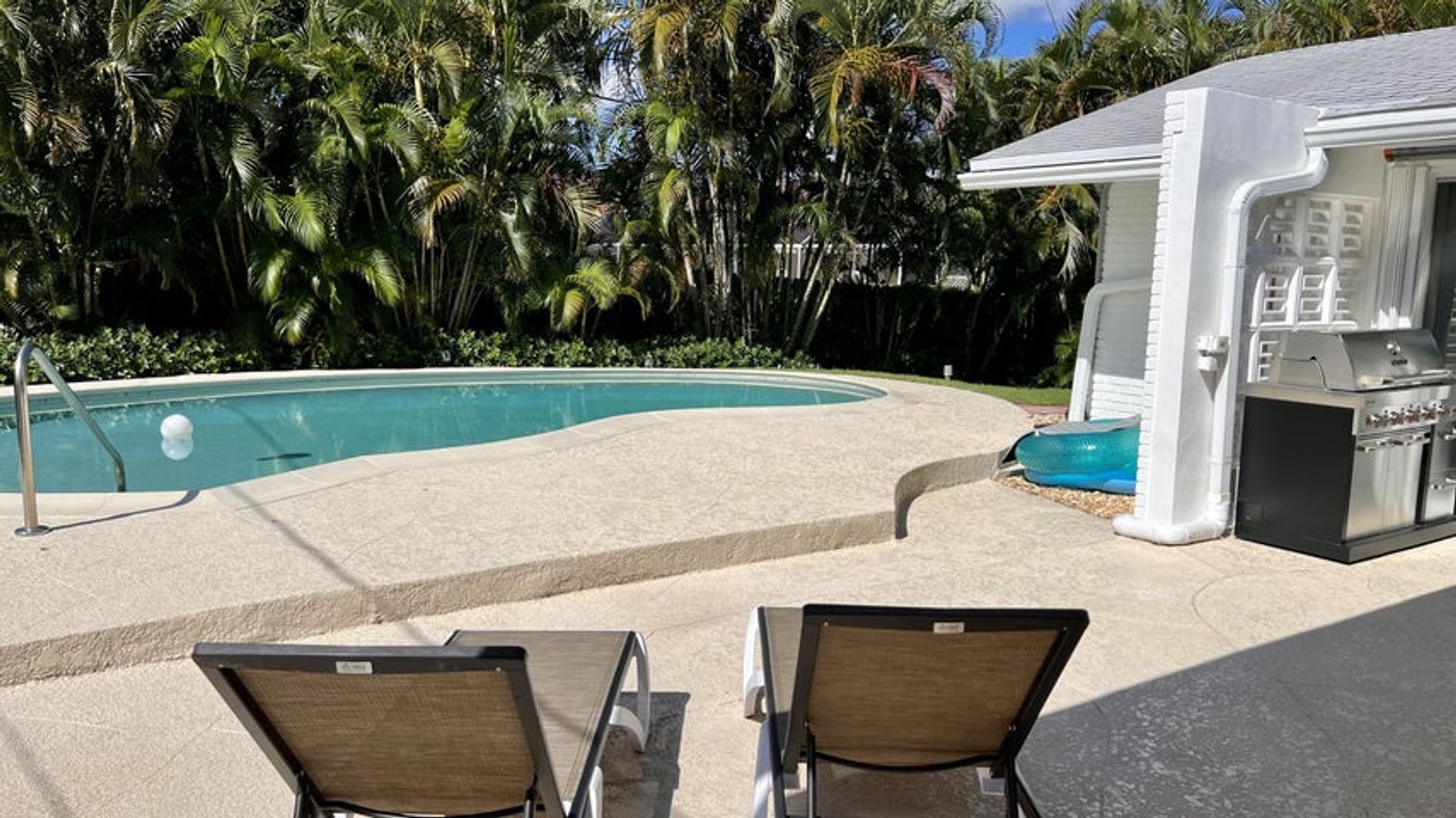Boca Raton House: 464 NW 11th Street