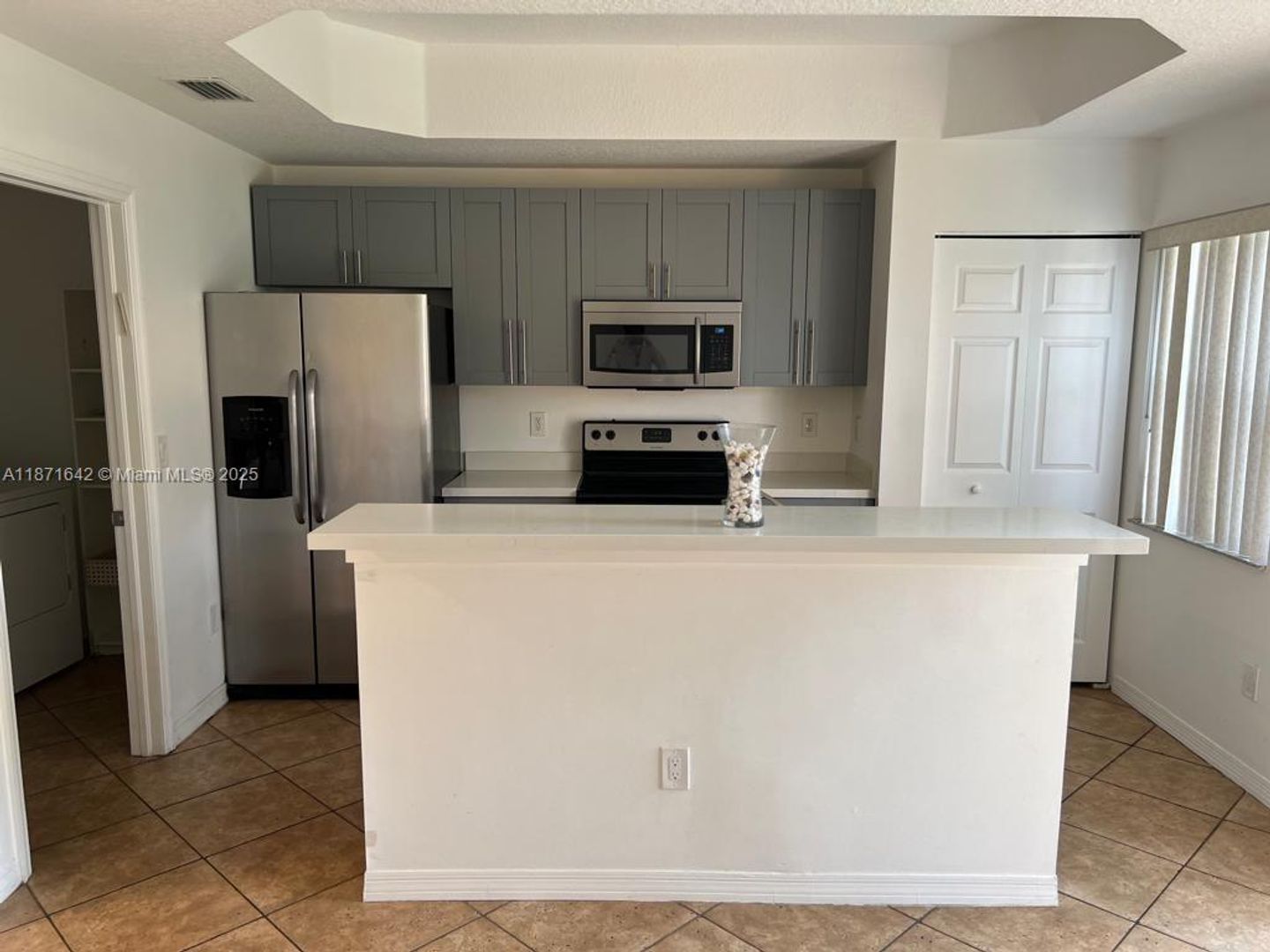 Fort Lauderdale House: 4949 N Harbor Isles Drive 101-1