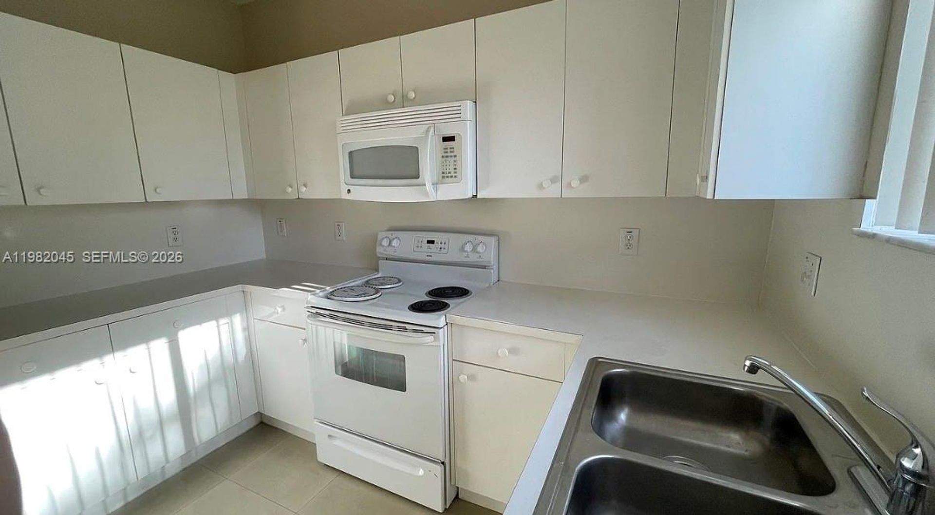 Homestead House: 390 NE 35th Avenue 0