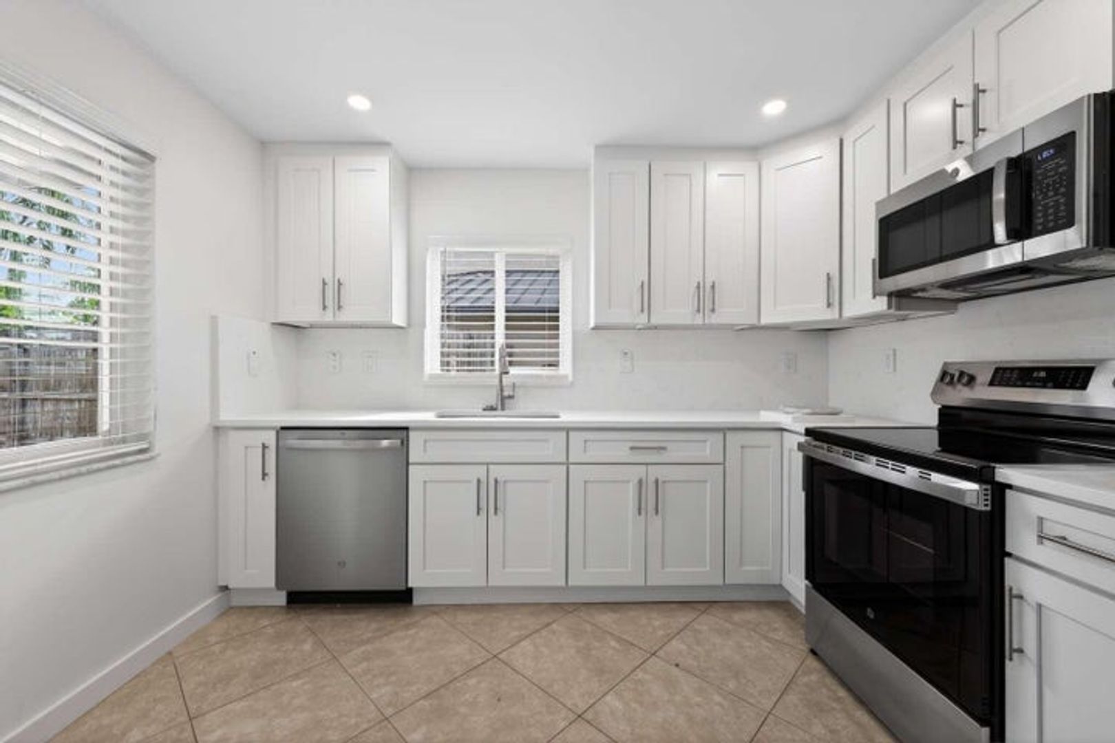 Sunrise House: 1329 SW 151st Way