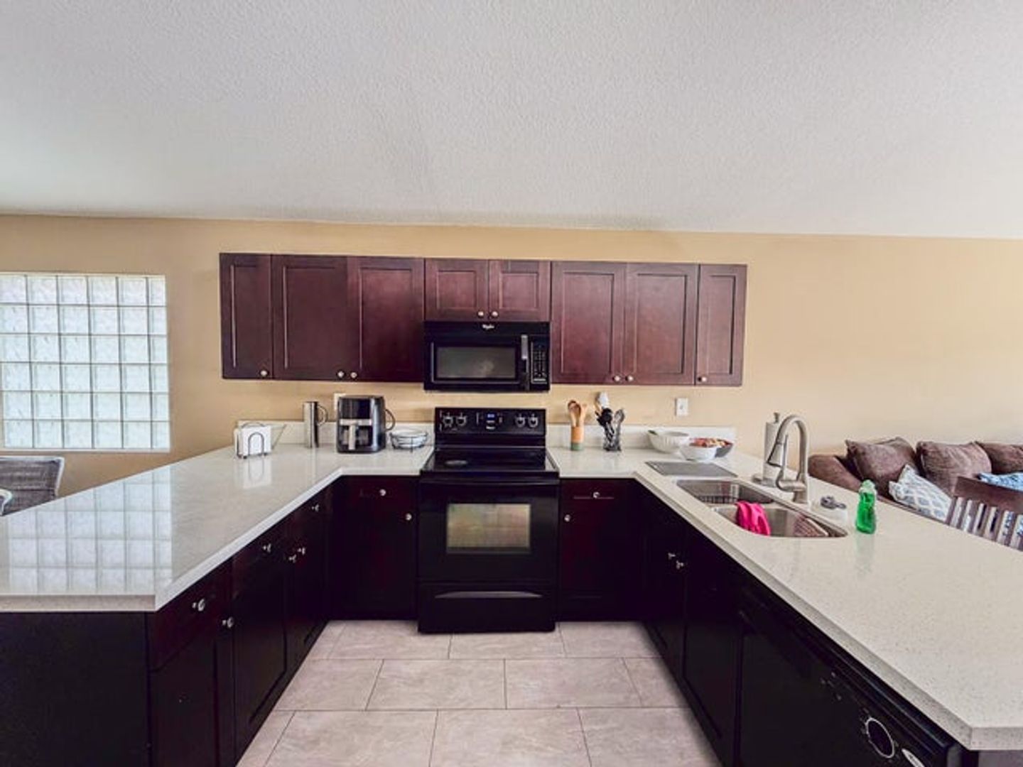 Pembroke Pines House: 775 NW 165th Avenue