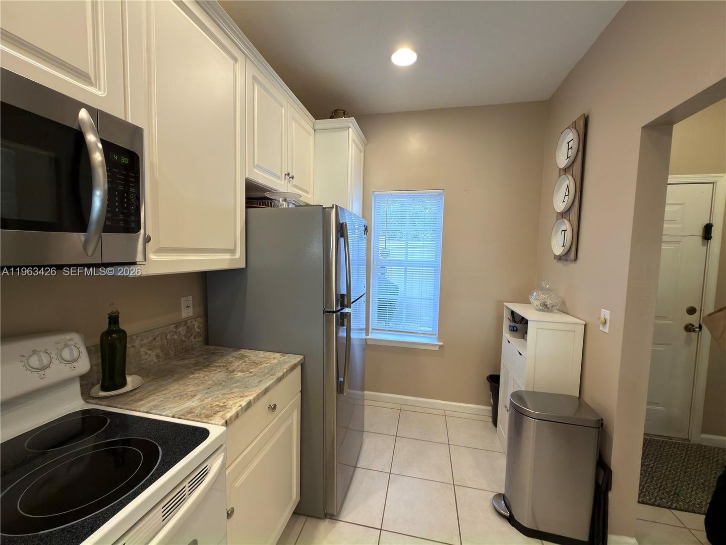 Wellington House: 1651 Hawthorne Place