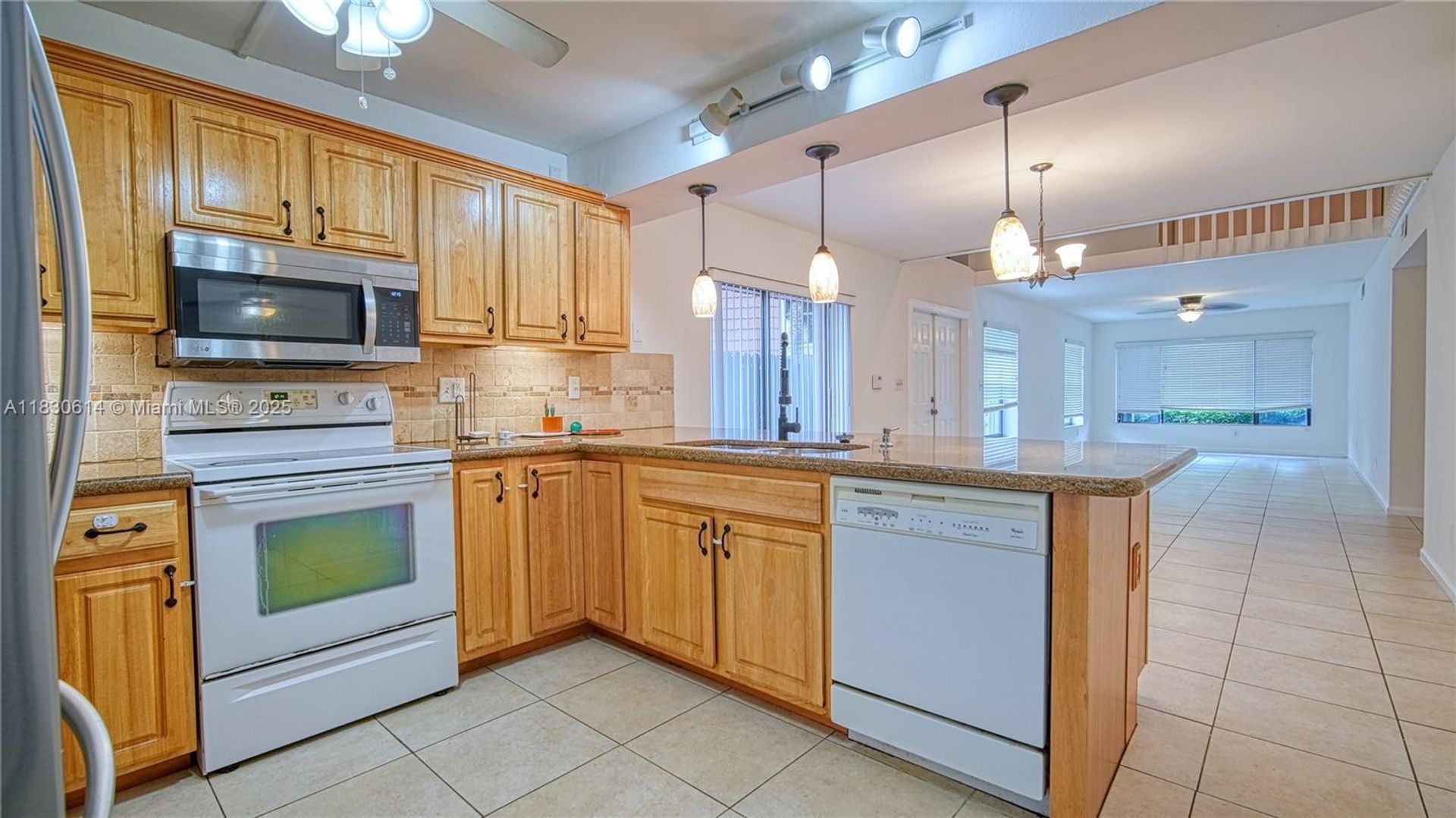 Davie House: 11101 SW 15th Manor 11101