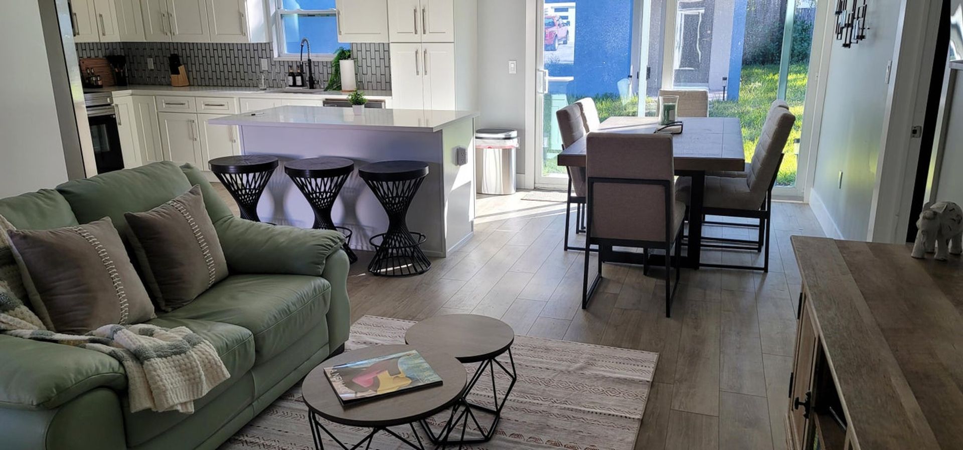 Cloud Lake House: 106 E Chandler Road