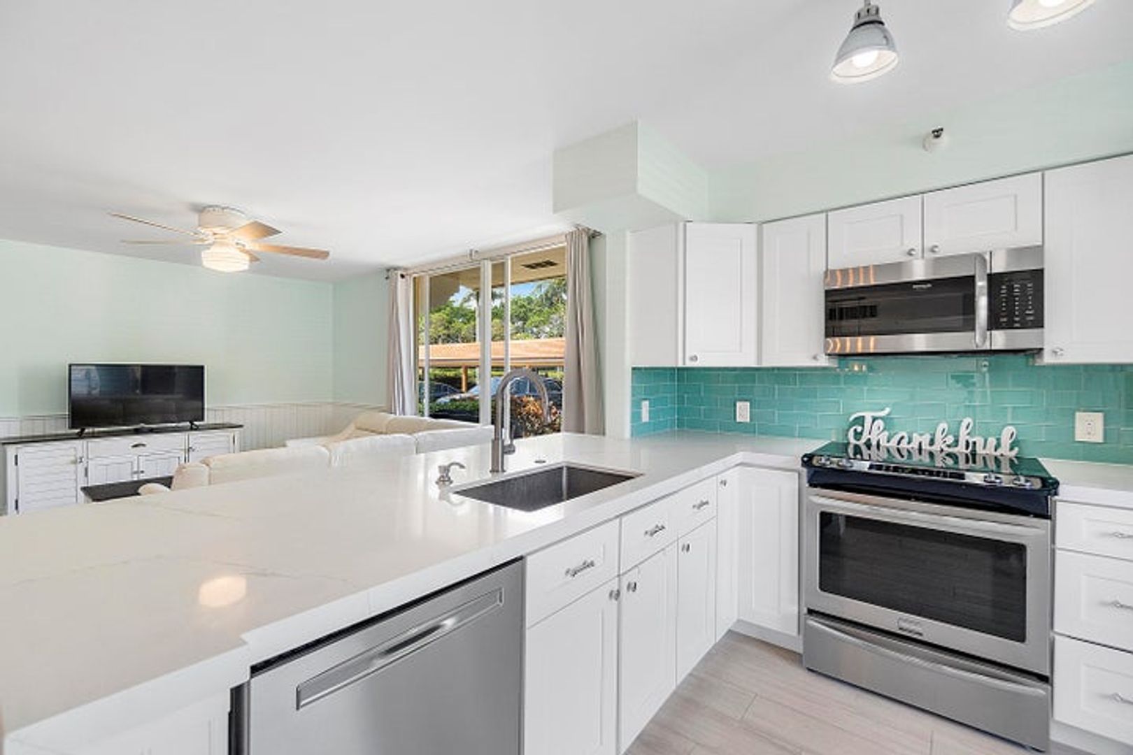 Hypoluxo House: 123 Yacht Club Way 101