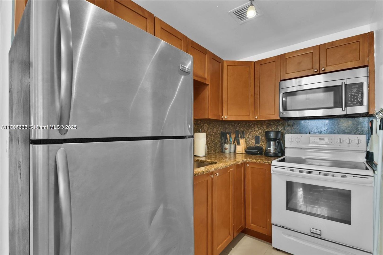 Miami Beach House: 6966 Byron Avenue 102