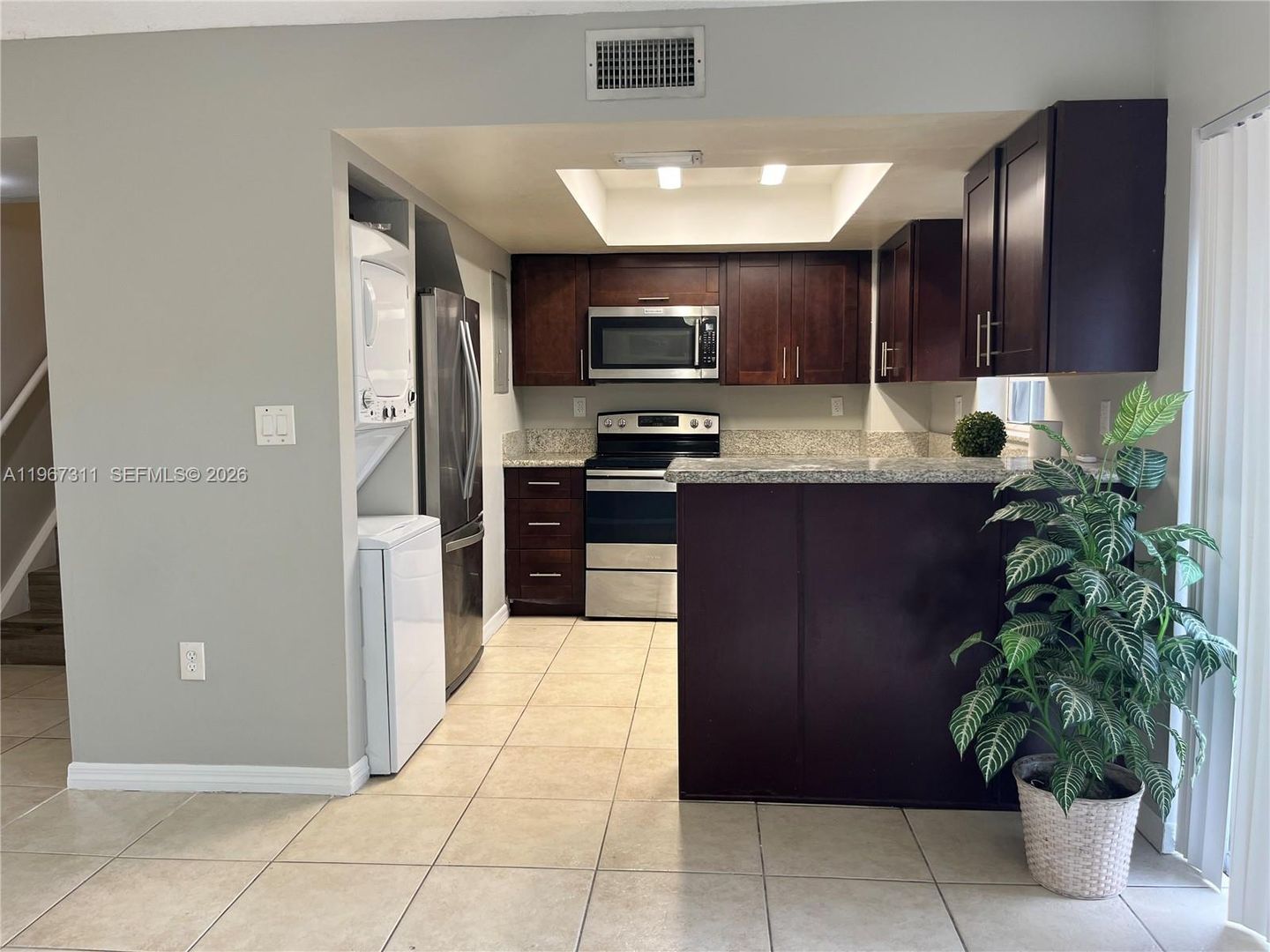 Cooper City House: 5150 Lake Loop Road